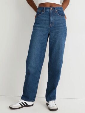 Madewell High-Rise Straight-Leg Jeans in Dark Blue Denim